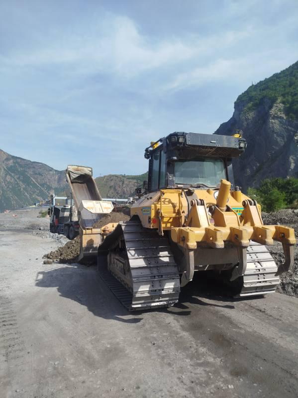 bulldozer Lheureuxloc avec Eiffage en location chantier Lyon Turin TELT